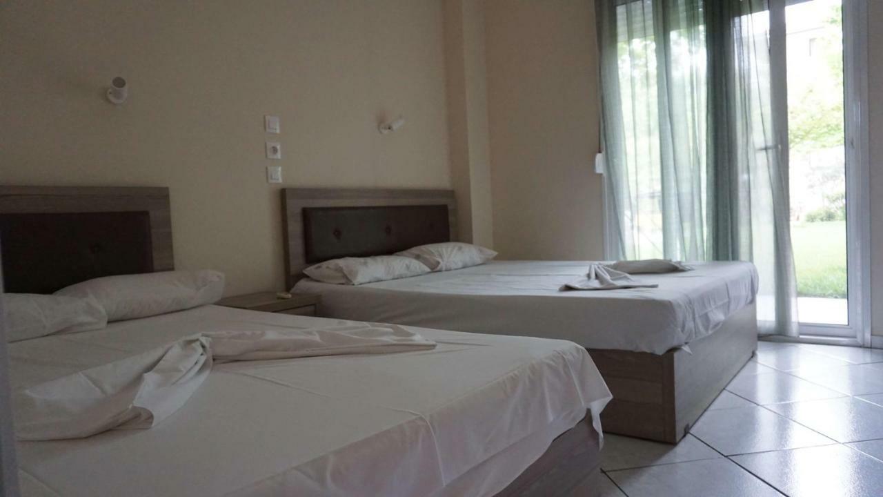 Priona Rooms Paralía Skotínis Екстериор снимка